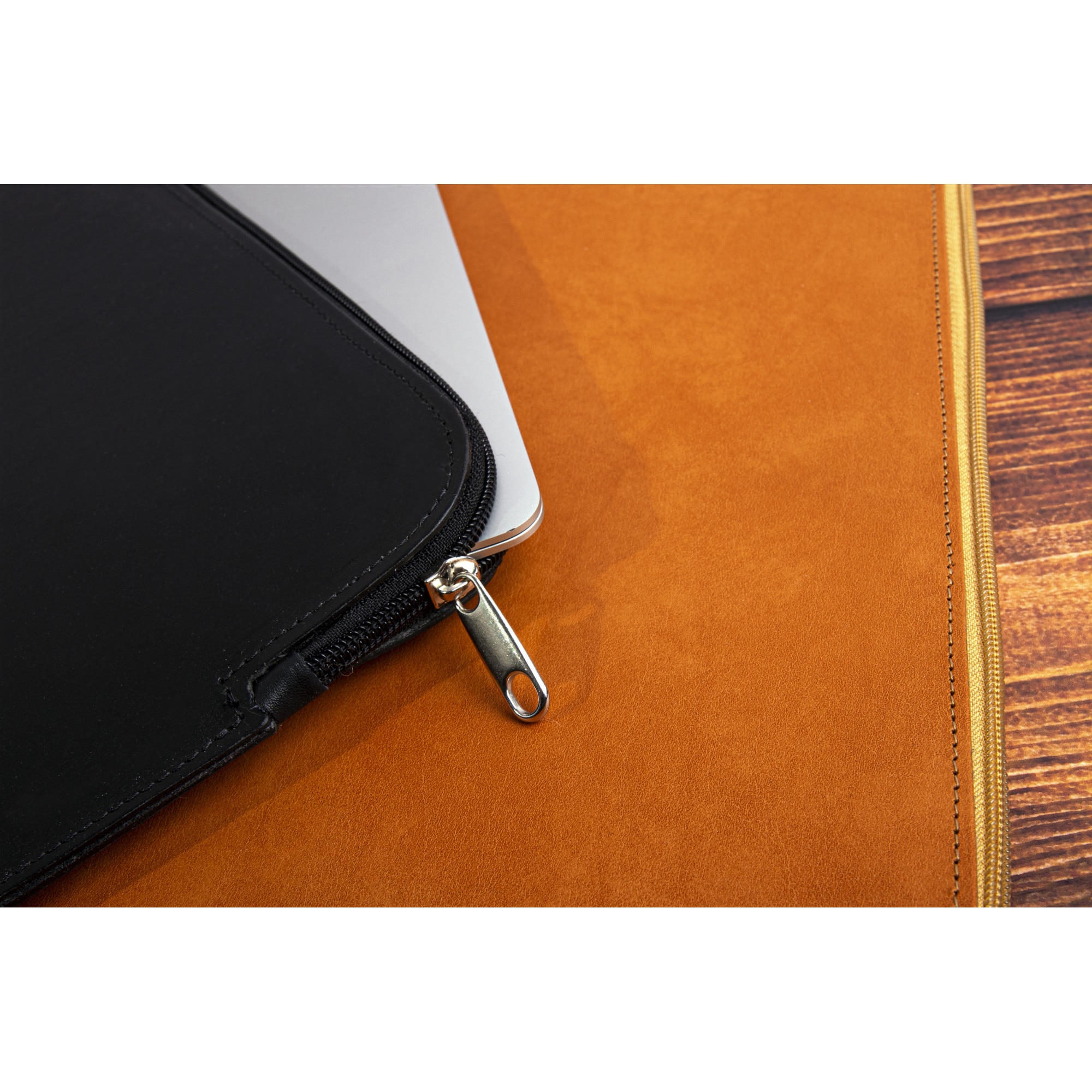 Geanta/Husa universala premium pentru laptop din piele naturala cu fermoar, 13-14 inch, culoare Neagra