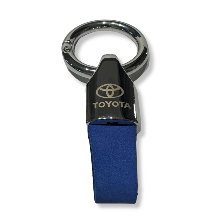 Toyota kulcstartó fémből és velúrból, gravírozott logó, ezüst-kék