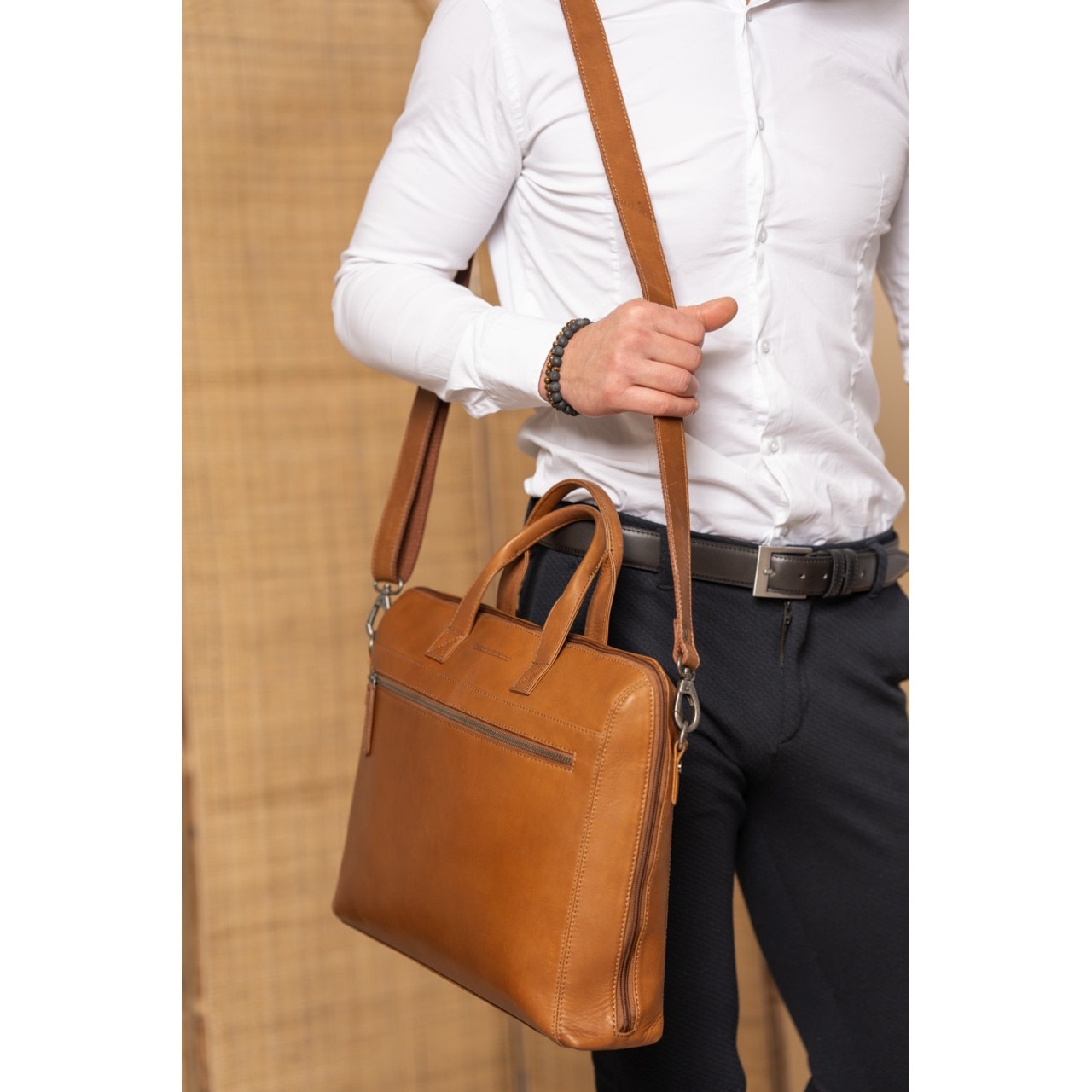 Geanta de laptop din piele naturala, The Chesterfield Brand, Levanto 14 inch, Maro coniac