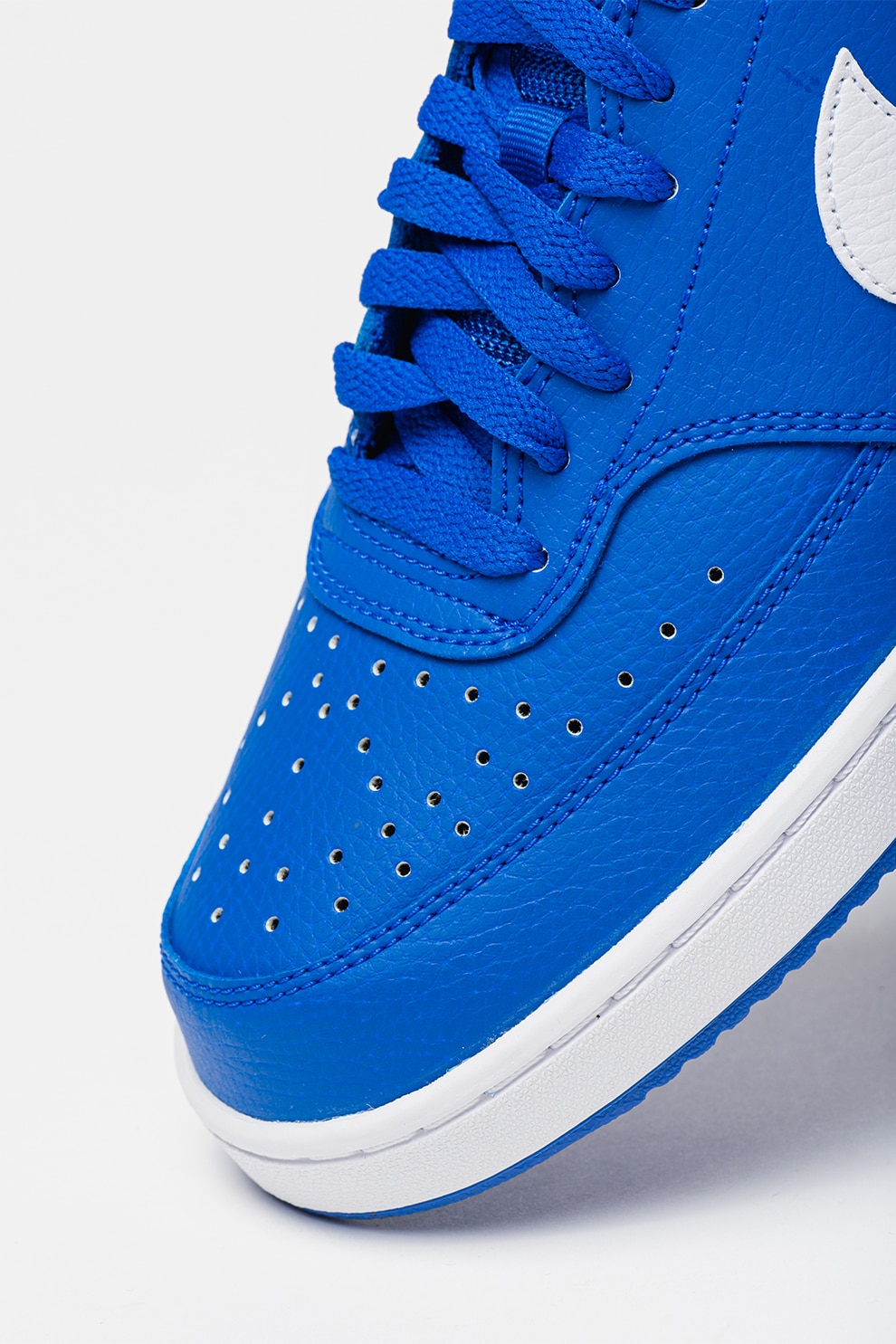 Nike, Pantofi sport low-cut de piele ecologica Court Vision, Alb