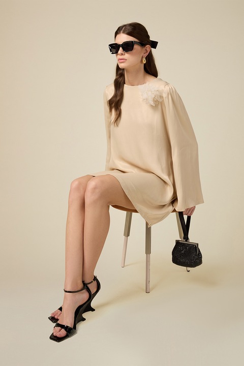 OLTRE, Rochie de satin cu brosa detasabila, Maro deschis