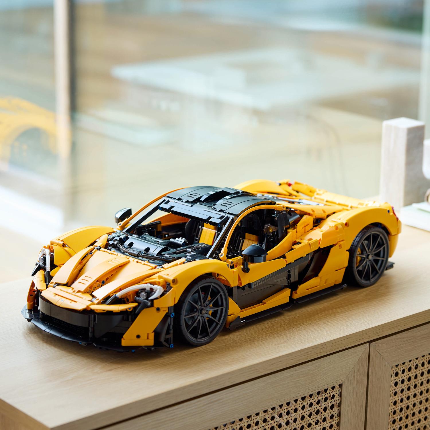LEGO® Technic - McLaren P1™ 42172, 3893 piese - eMAG.ro