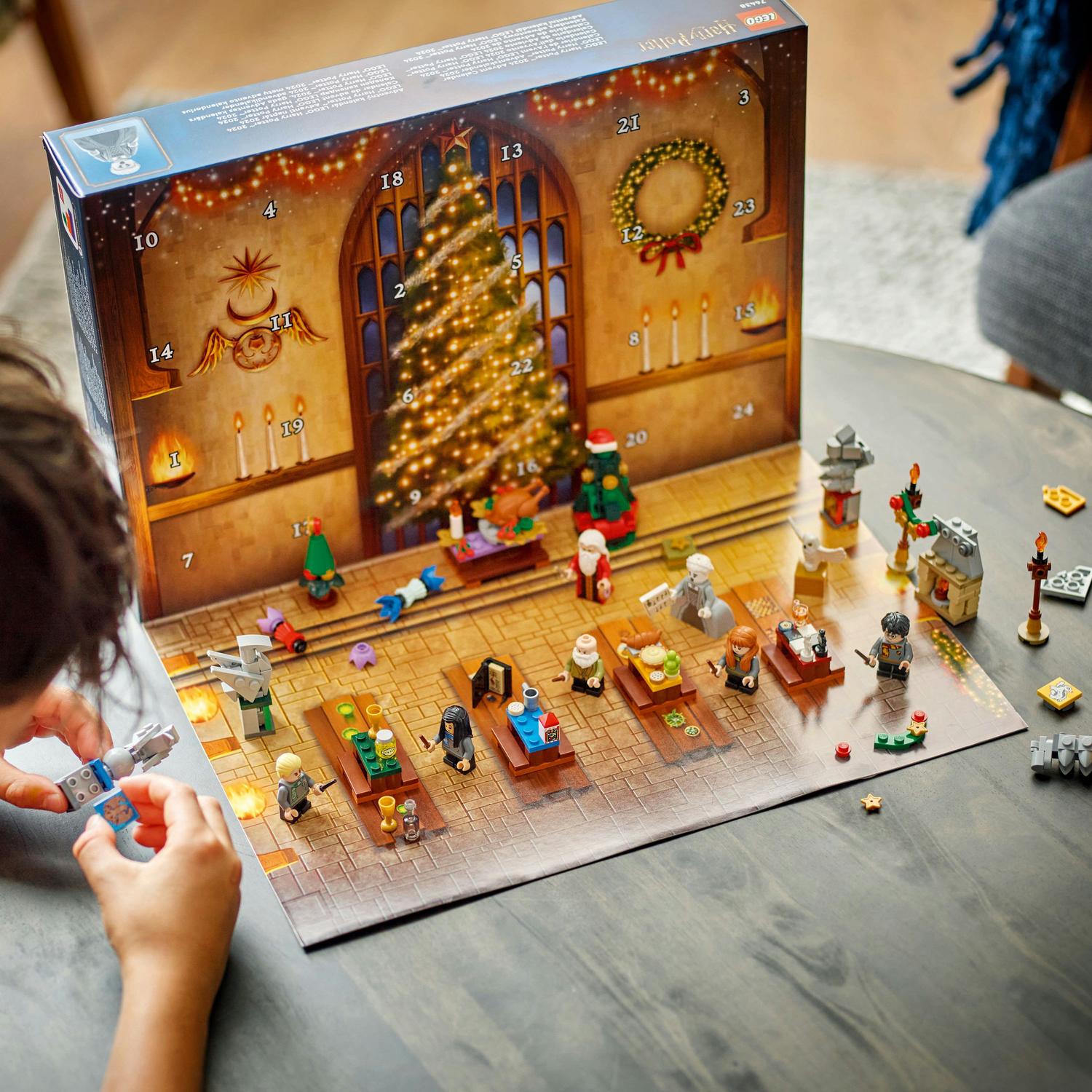 izkページ LEGO® Harry Potter TM - Calendar de advent 76438, 301 piese