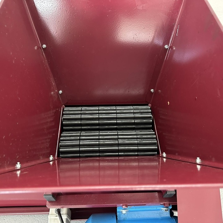 Zdrobitor electric cu desciorchinare, 1500 W, cuva 25 l, capacitate 600 kg/h