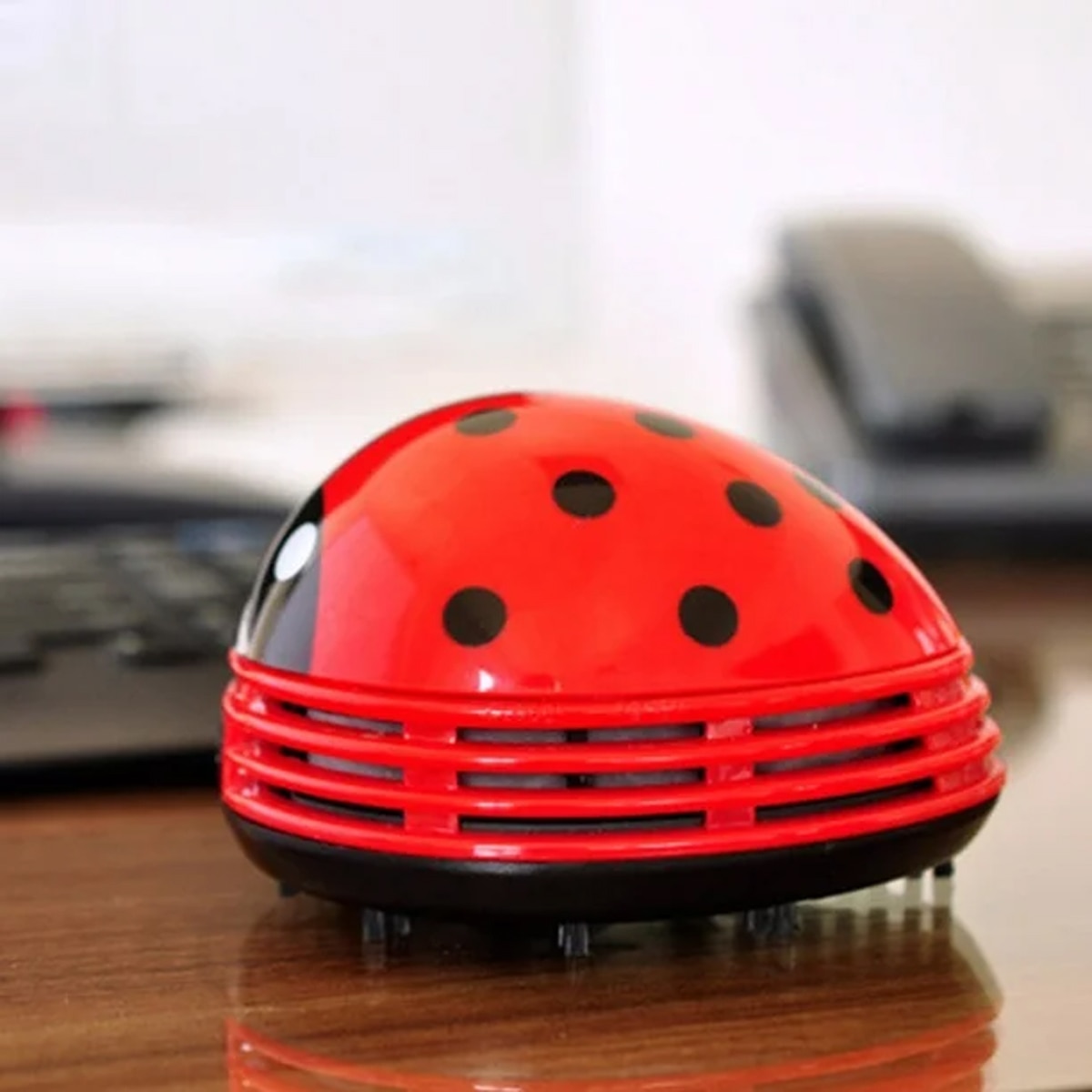 Aspirator de praf portabil fara fir pentru tastatura, aspirator de praf pentru desktop, instrument de curatare a colturilor tastaturii, matura de firimituri fara fir, desene animate