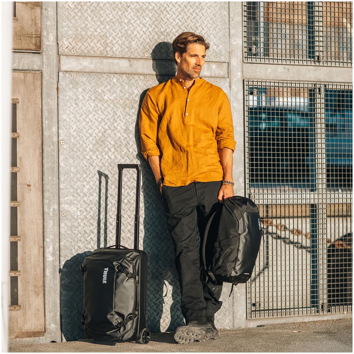 Rucsac Thule, pentru notebook de max. 15.6 inch, 1 compartiment, buzunar frontal | buzunar lateral, buzunar dorsal, waterproof, nylon, negru