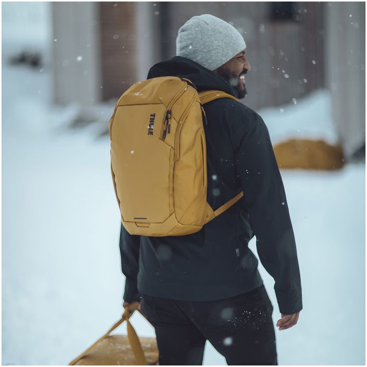 Rucsac Thule, pentru notebook de max. 15.6 inch, 1 compartiment, buzunar frontal | buzunar lateral , buzunar dorsal, waterproof, nylon, portocaliu