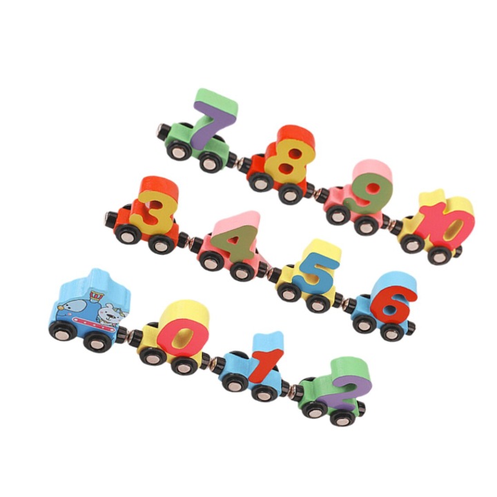 Tren din lemn cu 12 vagoane magnetice cu numere si sofer