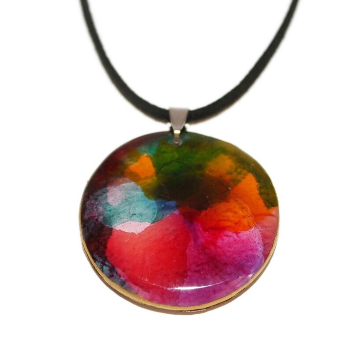 Colier cu pandantiv pictat din rasina si lut cu uscare la aer cu model abstract sa il asortezi cum vrei handmade