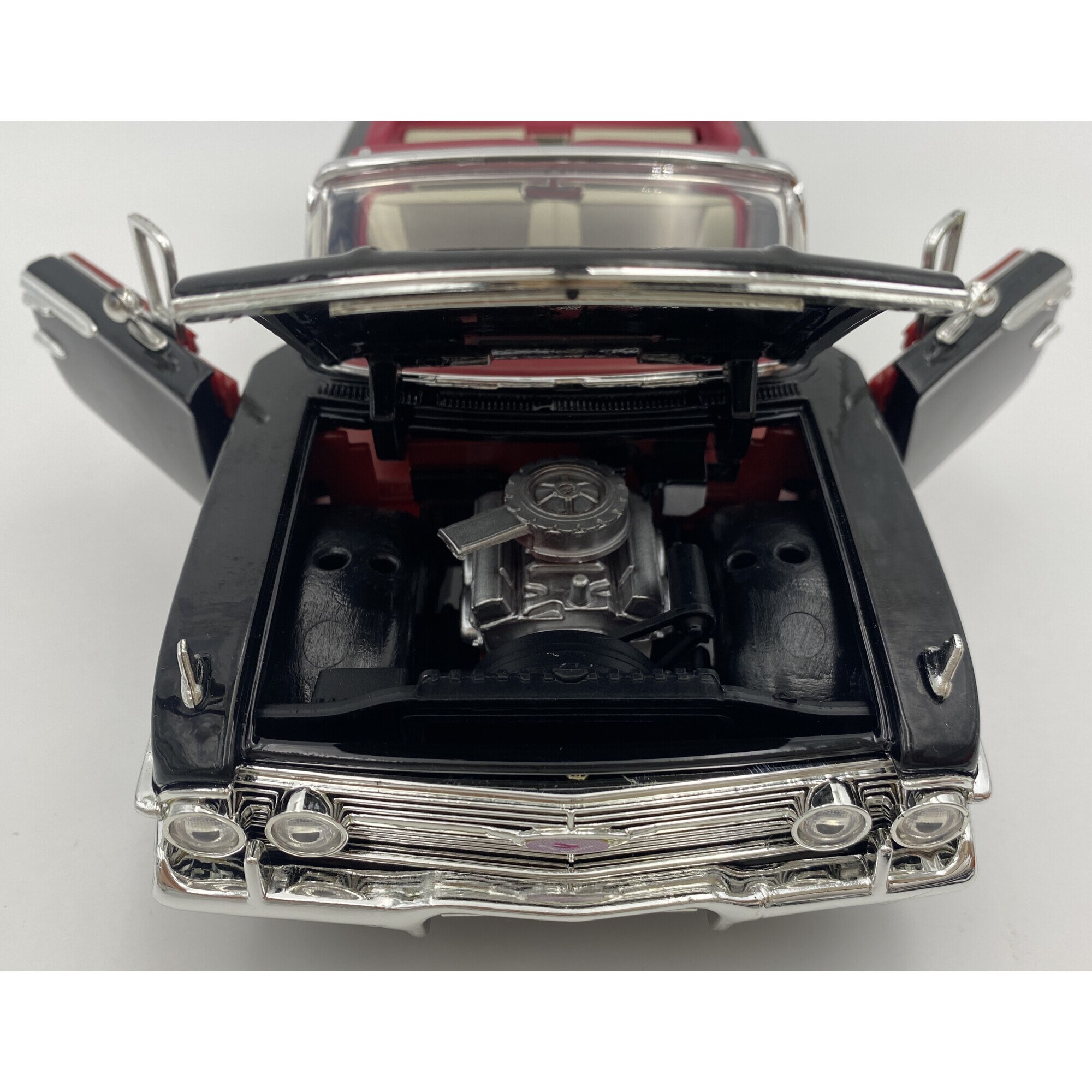 Masinuta de colectie Chevrolet Impala 1960, Motormax, Metal - eMAG.ro
