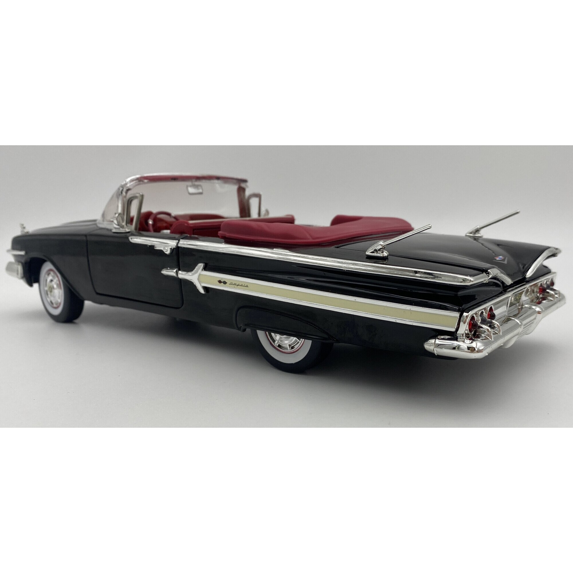 Masinuta de colectie Chevrolet Impala 1960, Motormax, Metal - eMAG.ro