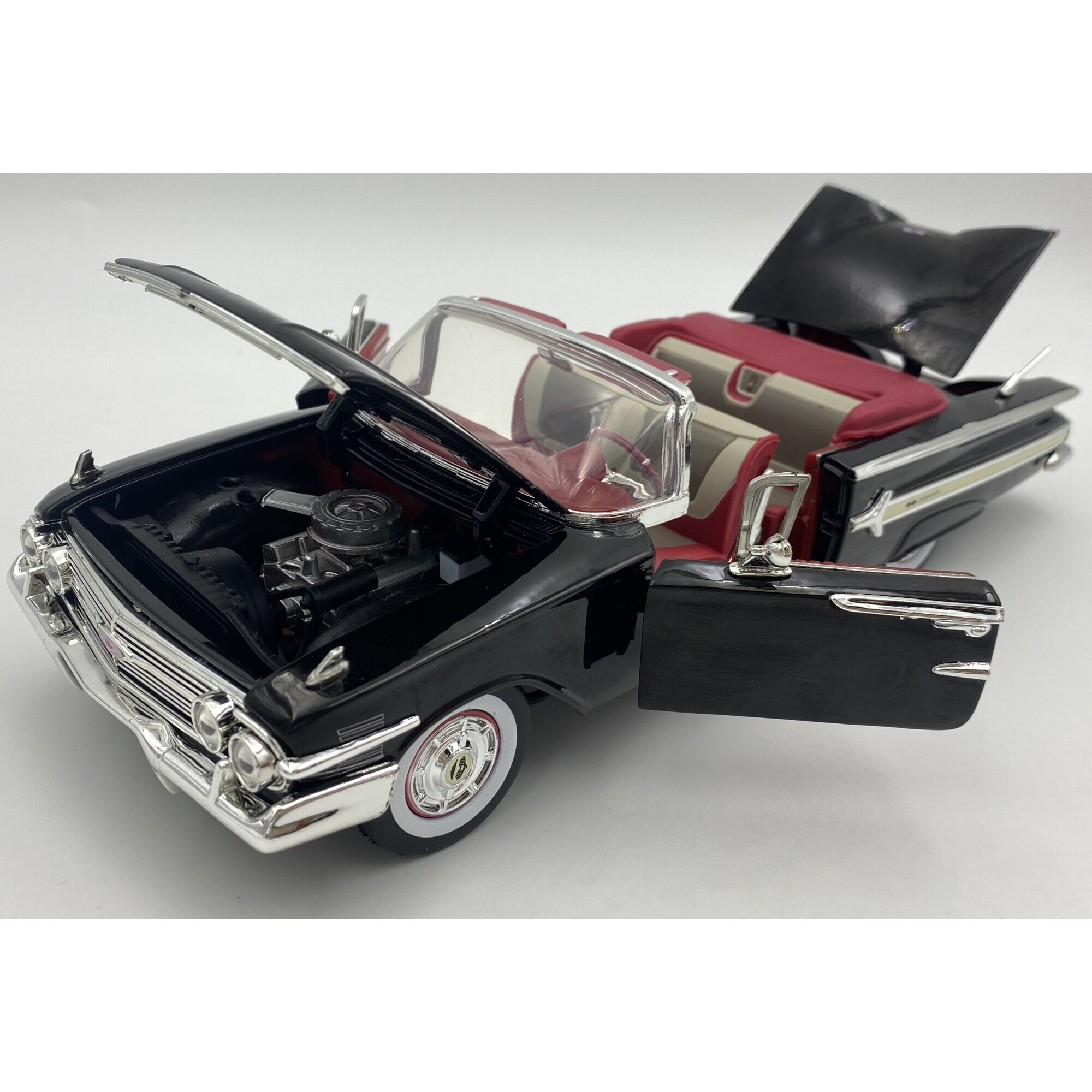 Masinuta de colectie Chevrolet Impala 1960, Motormax, Metal - eMAG.ro