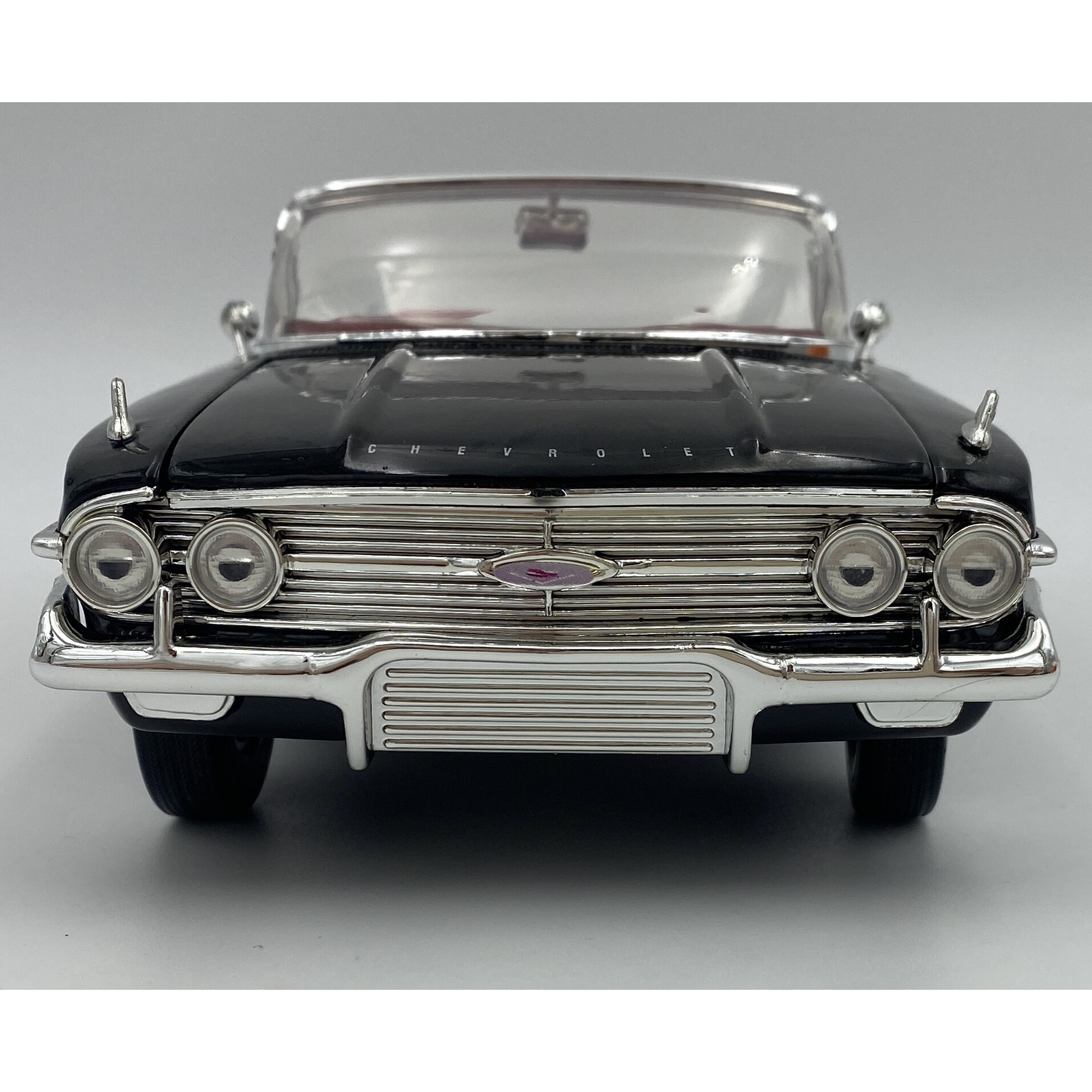 Masinuta de colectie Chevrolet Impala 1960, Motormax, Metal - eMAG.ro