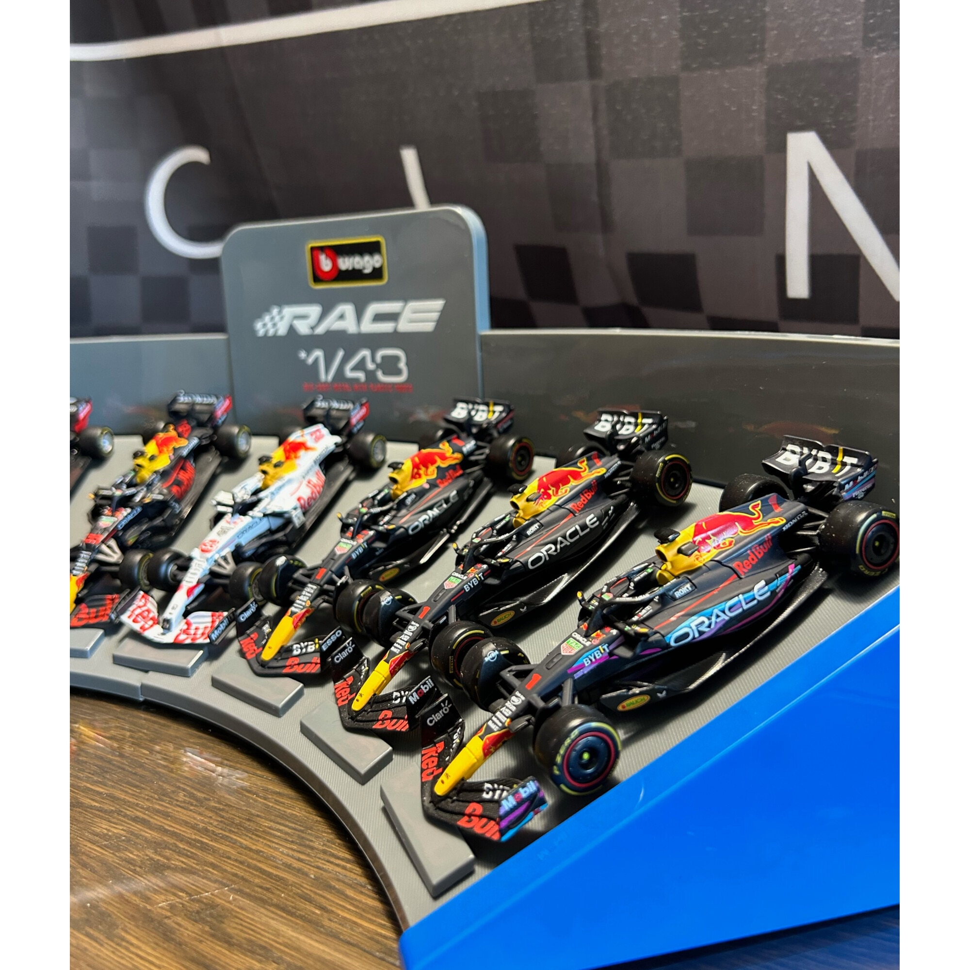 Set 7 modele Formula 1 Red Bull Racing, BBurago, metal, scara 1/43