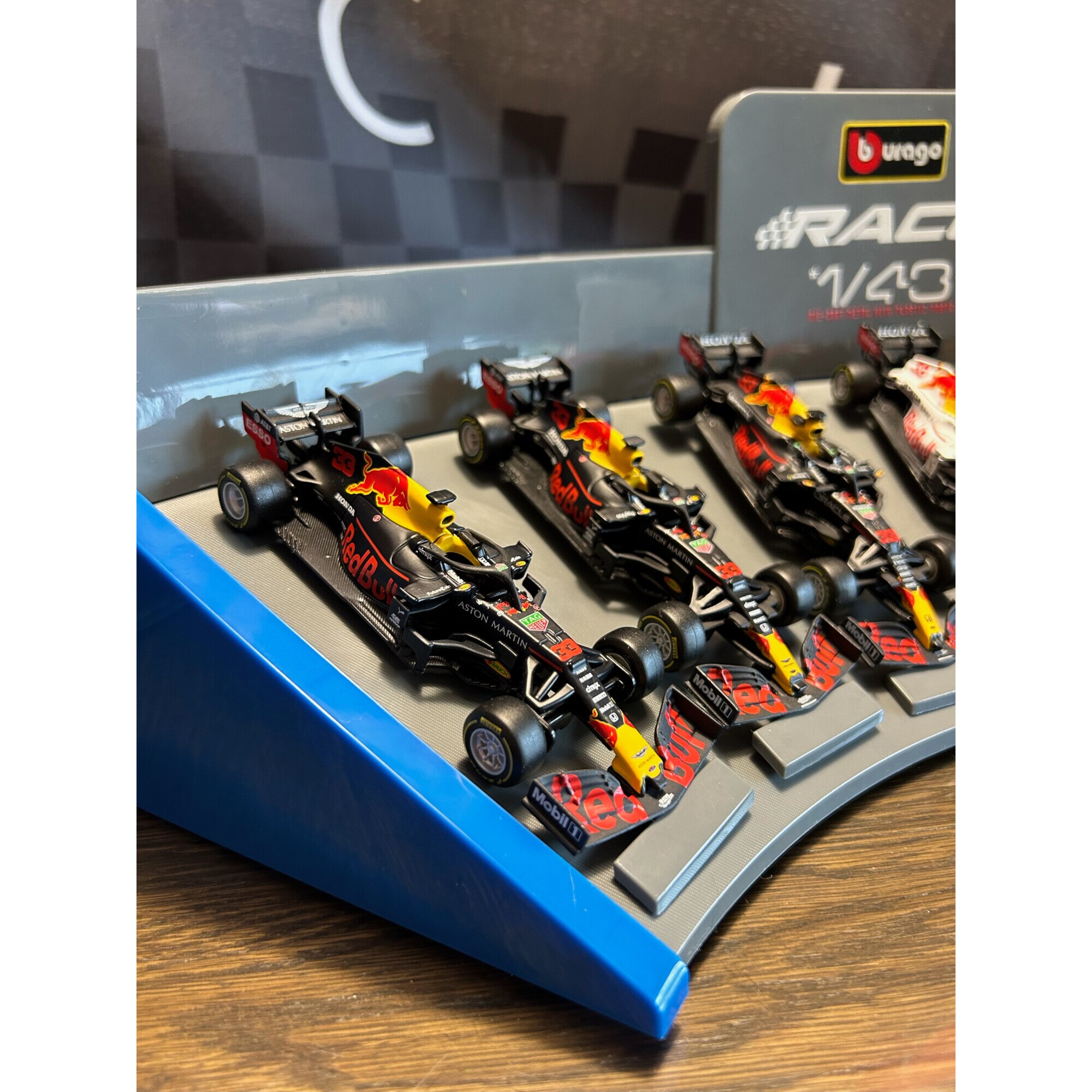 Set 7 modele Formula 1 Red Bull Racing, BBurago, metal, scara 1/43