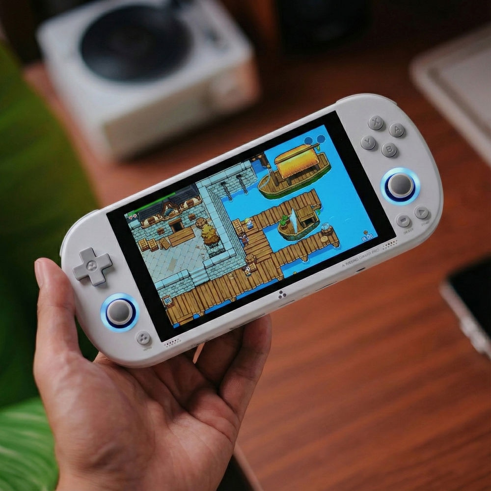 Consola retro portabila TRIMUI Smart Pro cu jocuri, quad core Cortex-A35 1.8GHz, 1GB LPDDR4, IPS LCD 4.96" 1280x720, 5000 mAh, WiFi 5, alb