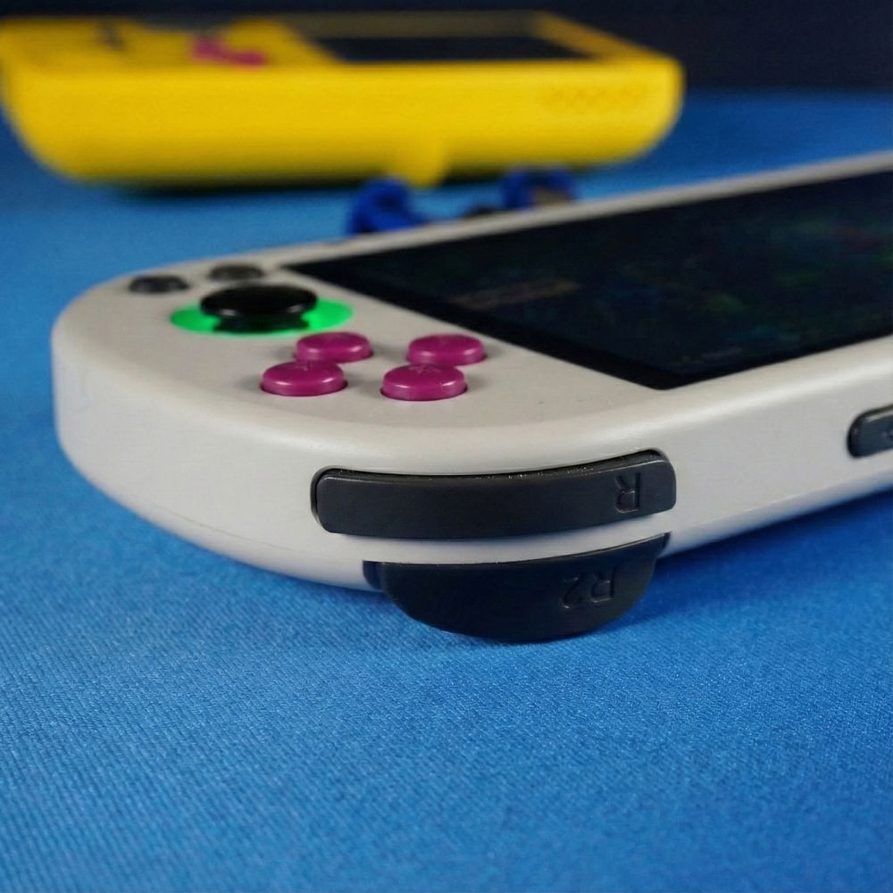 Consola retro portabila TRIMUI Smart Pro cu jocuri, quad core Cortex-A35 1.8GHz, 1GB LPDDR4, IPS LCD 4.96" 1280x720, 5000 mAh, WiFi 5, gri