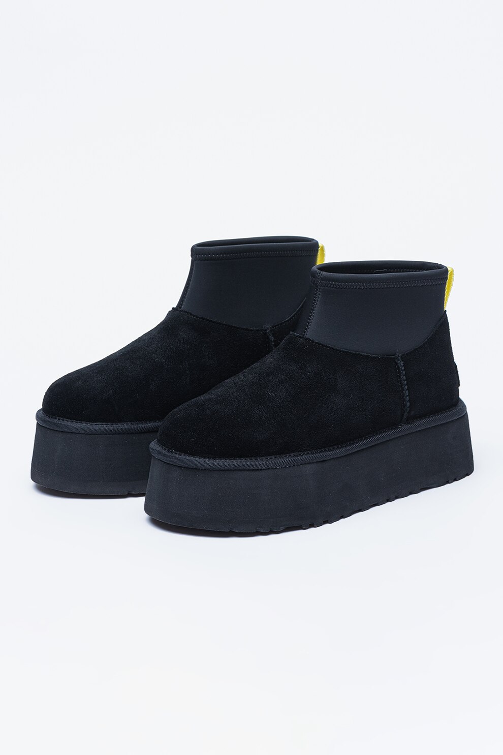 UGG, Ghete de piele intoarsa cu segment din material textil