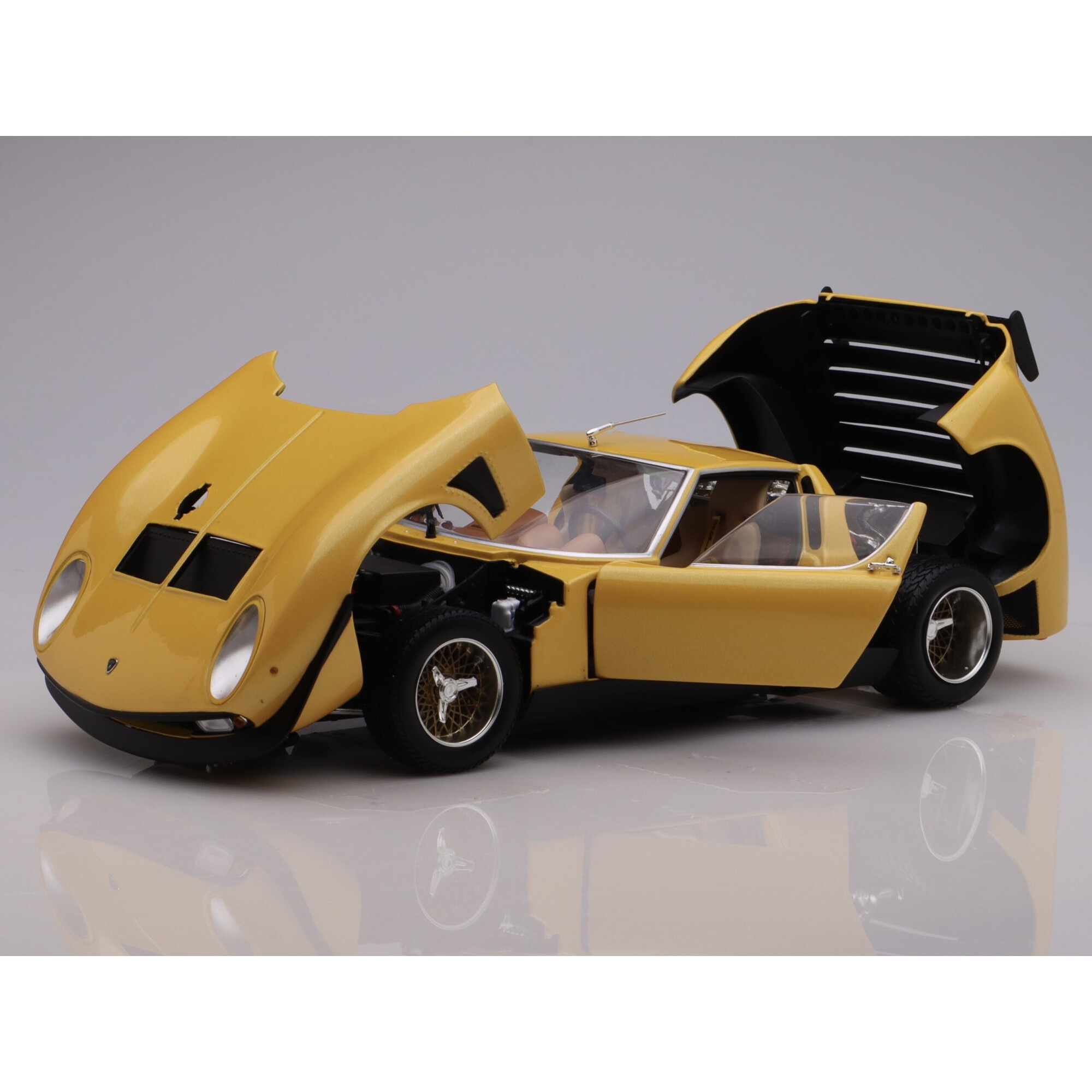 Macheta Lamborghini Miura SVR galben/negru - 1/18 Kyosho - eMAG.ro