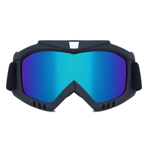 Motoros ruházat és felszerelés