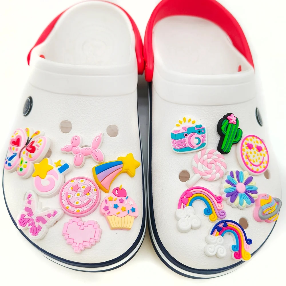 Tematica Crocs Set 16 Accesorii pentru Crocs Saboti, Model cu Tematica Vesela si ...