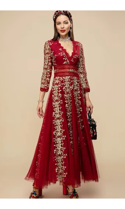 Piros tüll ruha, Arany hímzés, Hosszú, 2XL