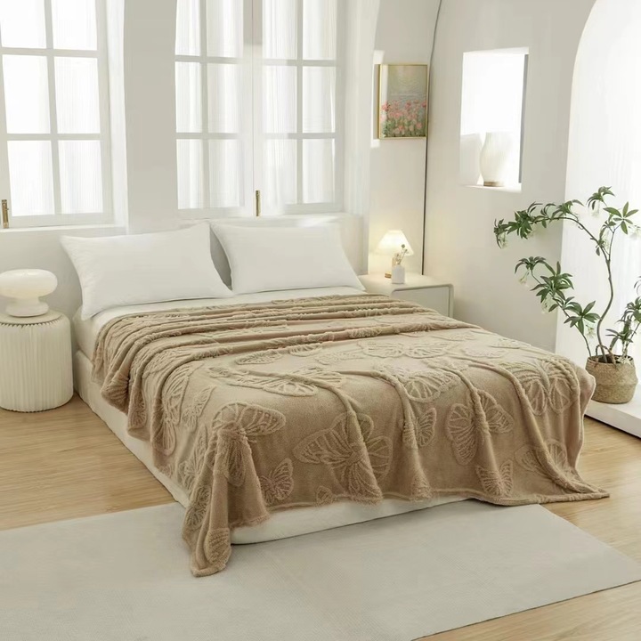 Patura cocolino pufoasa cu fluturi gofrati, pat dublu, 61246-4, bej, 200 x 230 cm