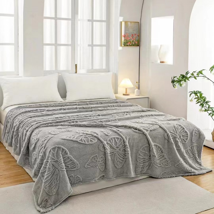 Patura cocolino pufoasa cu fluturi gofrati, pat dublu, 61246-5, gri deschis, 200 x 230 cm