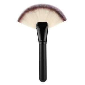 Aplicatoare si pensule machiaj