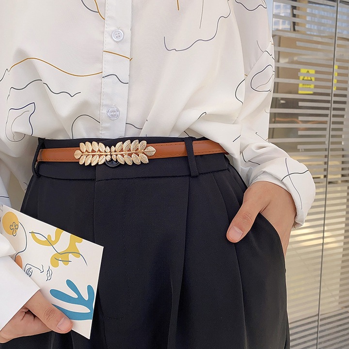 Női vékony bőr deréköv, állítható, nyújtható és állítható, arany dupla lapos csat, 90 cm, barna