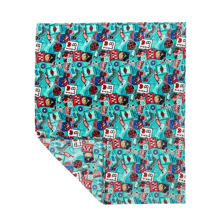 Patura pufoasa pentru copii, Miraculos Buburuza si Motan Noir, din fleece, Moale si calduroasa, 127 x 152 cm, multicolor