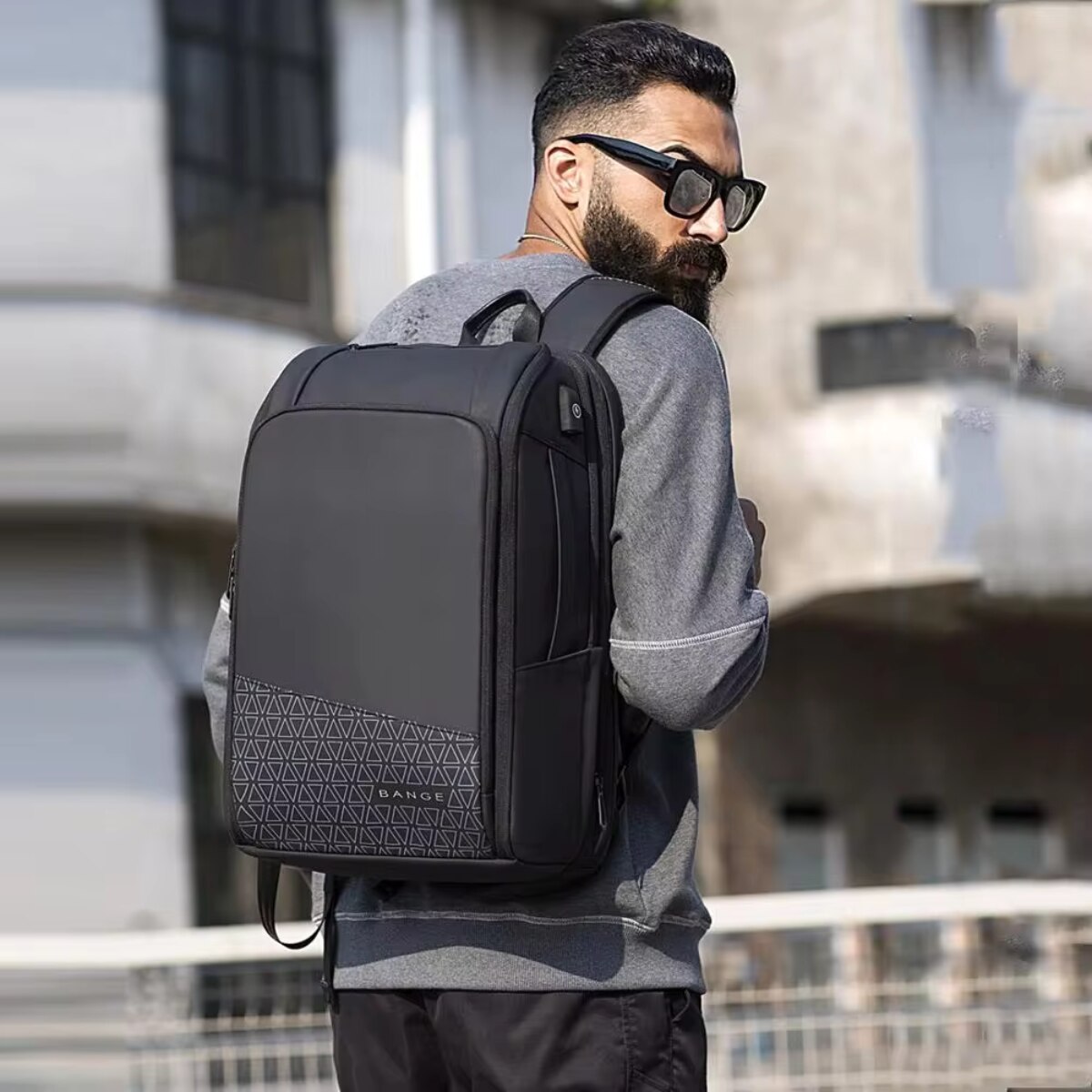 Rucsac pentru Laptop de 15.6 inch Multifunctional, pentru Calatorie, Extensibil de la 27L la 39L, BANGE, Impermeabil, Capacitate retractabila, Design Casual cu Compartimente Multiple si Port Incarcare USB, Rezistent la Uzura, 49x31x18 cm, Negru