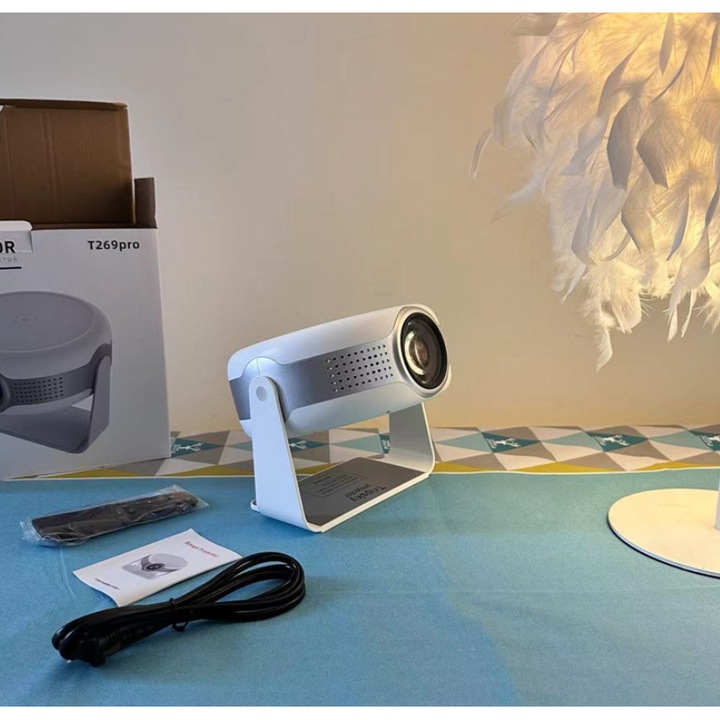 Proiector, 4K HD, pivotant la 130°, corectie keystone, compact si portabil, difuzor incorporat, luminozitate ridicata