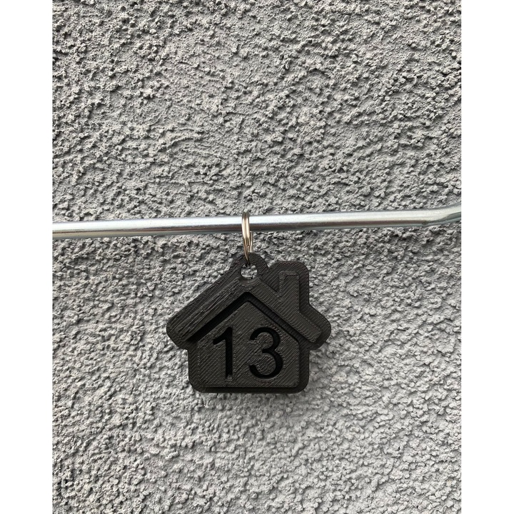 Breloc numarul, "13", pensiuni, hoteluri, 41 X 47 mm negru