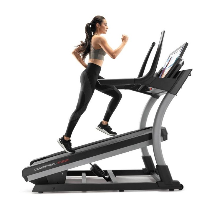 NordicTrack Commercial X32i futópad, állítható dőlésszögű, 31,5" HD képernyő, maximális sebesség 22 km/h, 55x165 cm
