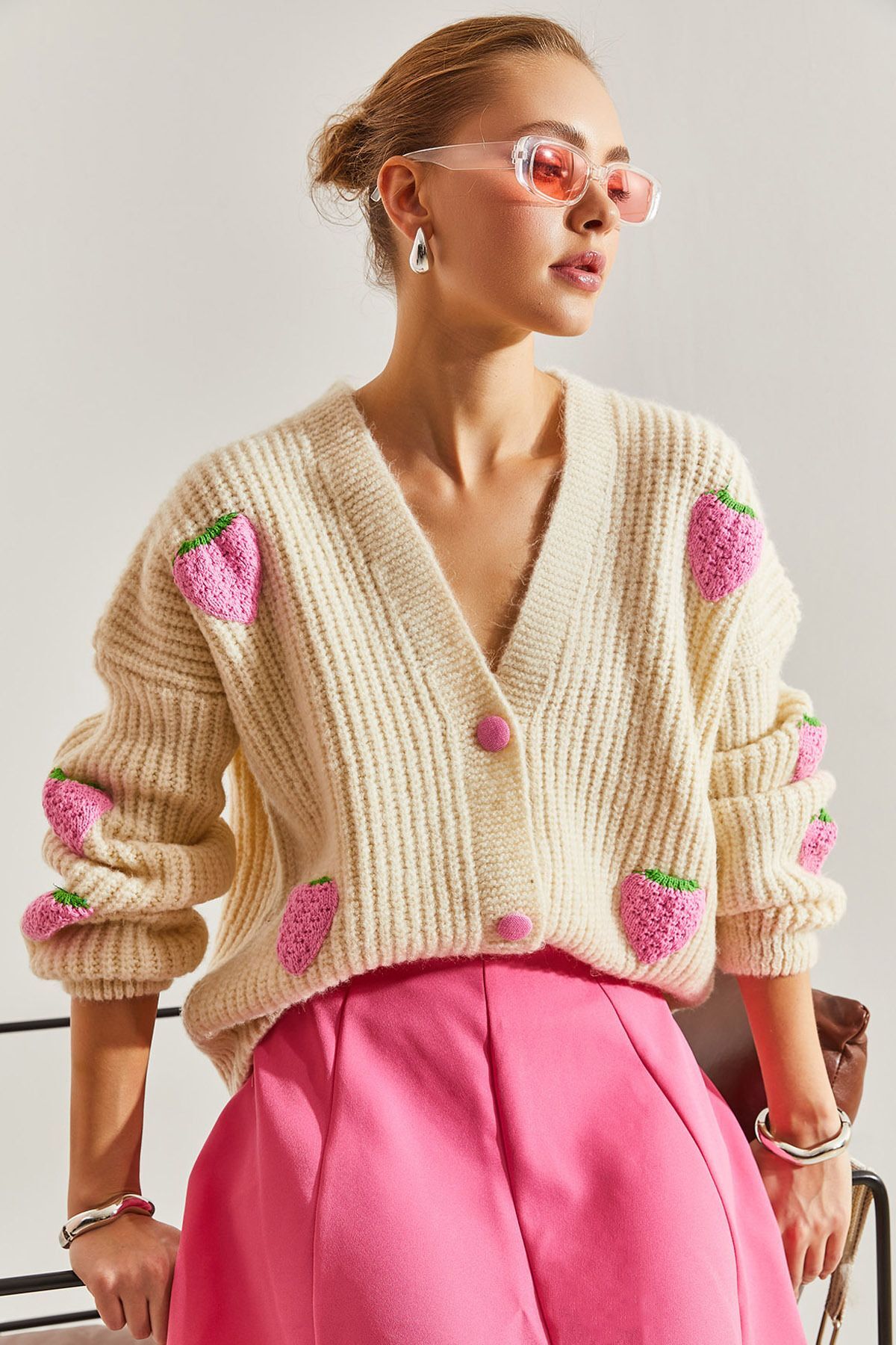Bianco Lucci, Cardigan supradimensionat cu capsuni tricotate, Roz