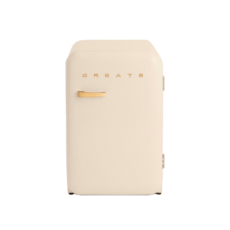 Mini frigider Retro CREATE, capacitate 107 l, H 84 cm, ideal pentru birou/hotel/rulota, congelator 15 litri, temperatura reglabila, 2 rafturi din sticla, 1 raft otel pentru sticle, 3 compartimente pe usa, compartiment fructe/legume, maner auriu, crem
