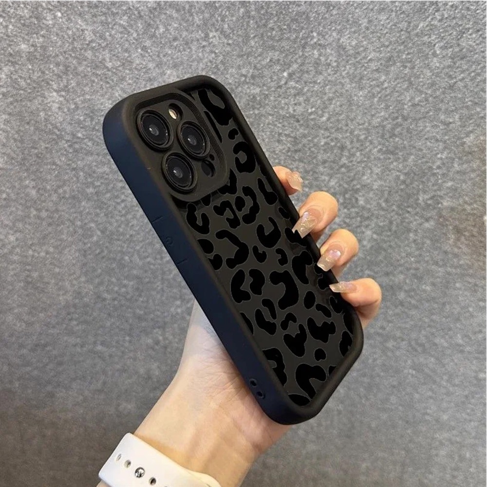 Husa pentru Telefon Compatibila cu Apple iPhone 12 Pro, G-Tech Glam Leopard Print, Protectie la Camera, Silicon, Margini Ridicate, Aspect Mat, Negru