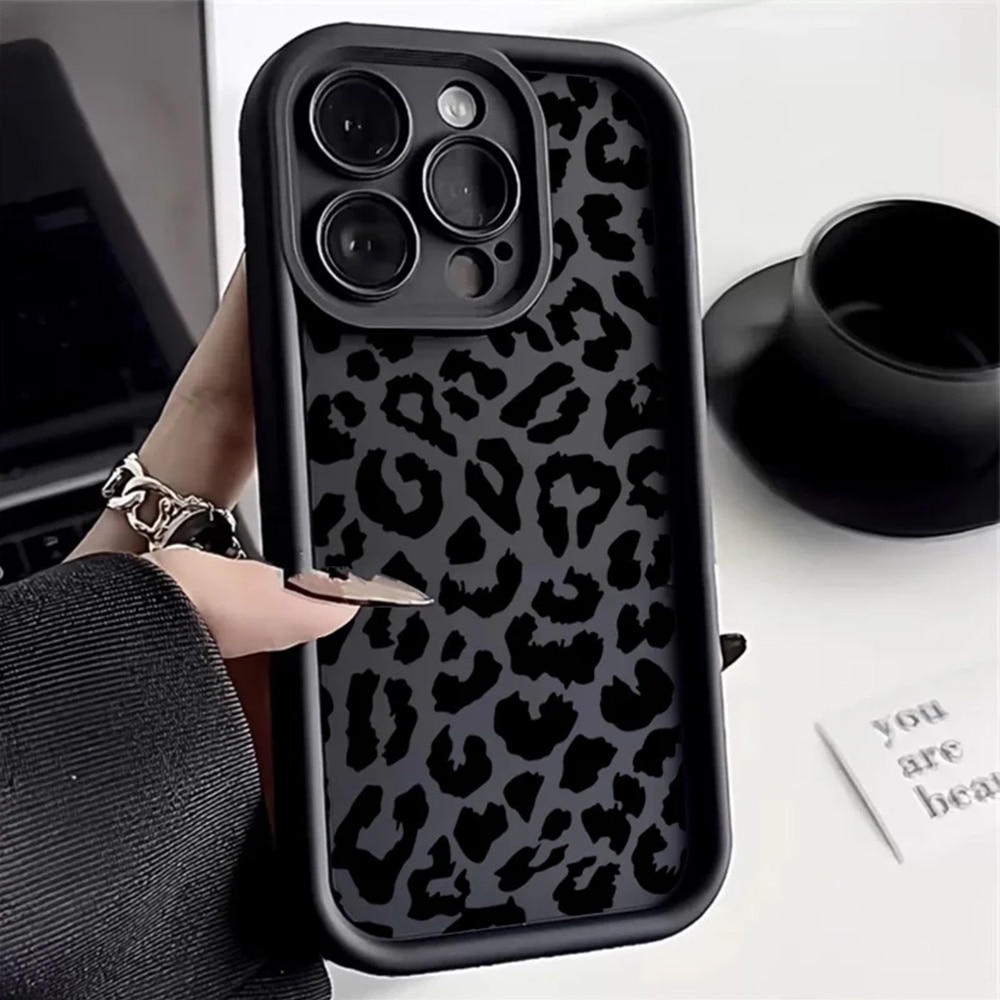 Husa pentru Telefon Compatibila cu Apple iPhone 12 Pro, G-Tech Glam Leopard Print, Protectie la Camera, Silicon, Margini Ridicate, Aspect Mat, Negru