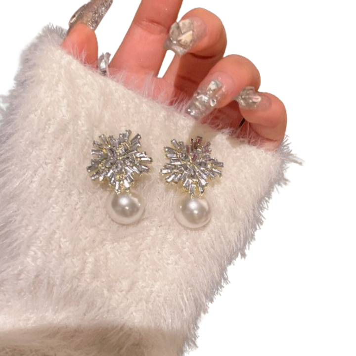 Pereche de cercei patrati din cristale de zirconiu din argint pentru femei si fete