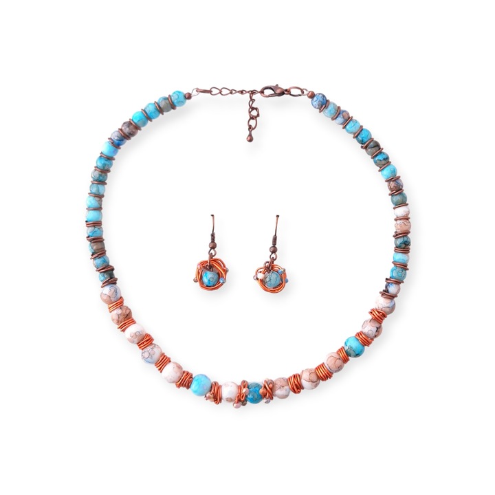 Set colier si cercei, handmade, model albastru turcoaz/crem, accesorii cupru 41 cm