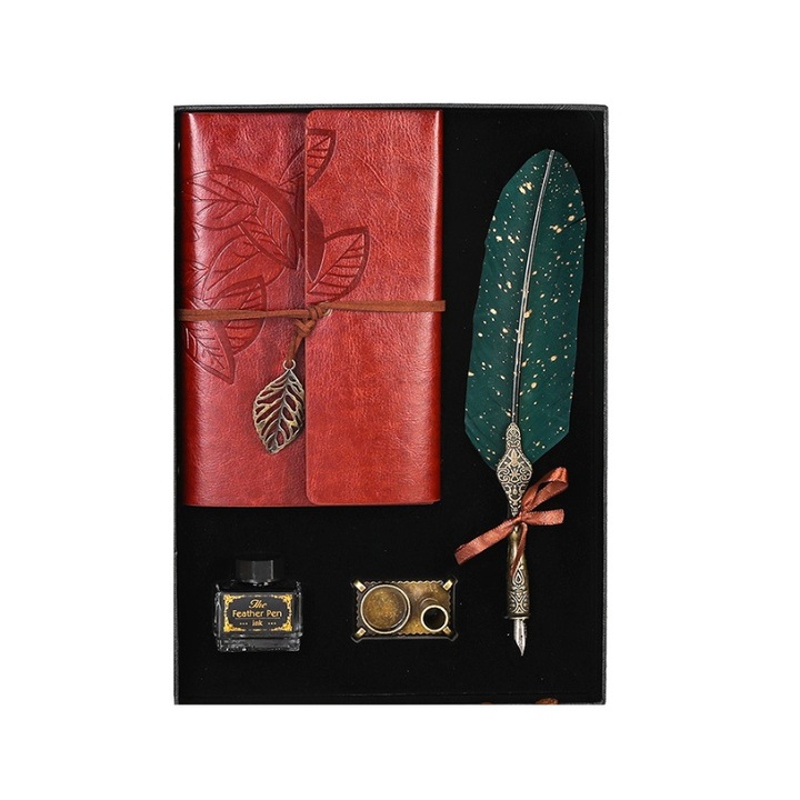 Set Caligrafie, Vintage, cu Jurnal si Pana Verde, design rafinat si atent la detalii, jurnalul din piele sintetica, cu pagini detasabile