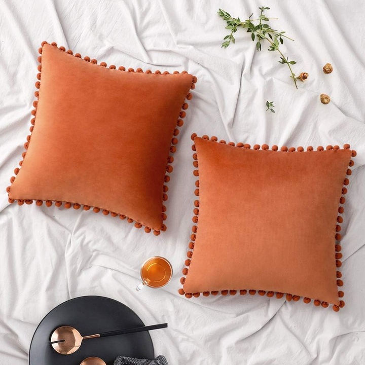 Set de 2 fete de perna decorative din catifea cu pompoane, fete de perna moi si solide cu pompoane, patrate pentru canapea, dormitor, masina, 45x45cm