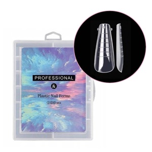 Körömdíszítők és műkörmös kellékek