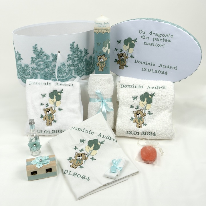 Set Botez "Zburatorul cel Mic", format din Trusou Complet si Lumanare, model Ursulet, 10 piese, pentru Baieti, culoare Verde, marca LoreBebe ®