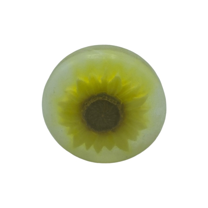 Sapun handmade Martisor cu glicerina, lapte de capra, parfum floral, model floarea soarelui, 90 g