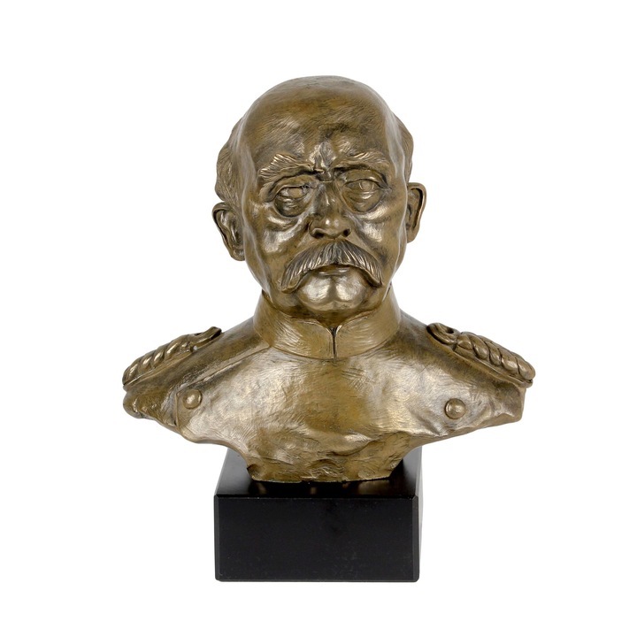 Bust Otto von Bismarck, Art-Dog, bronz rece, pe soclu de piatra