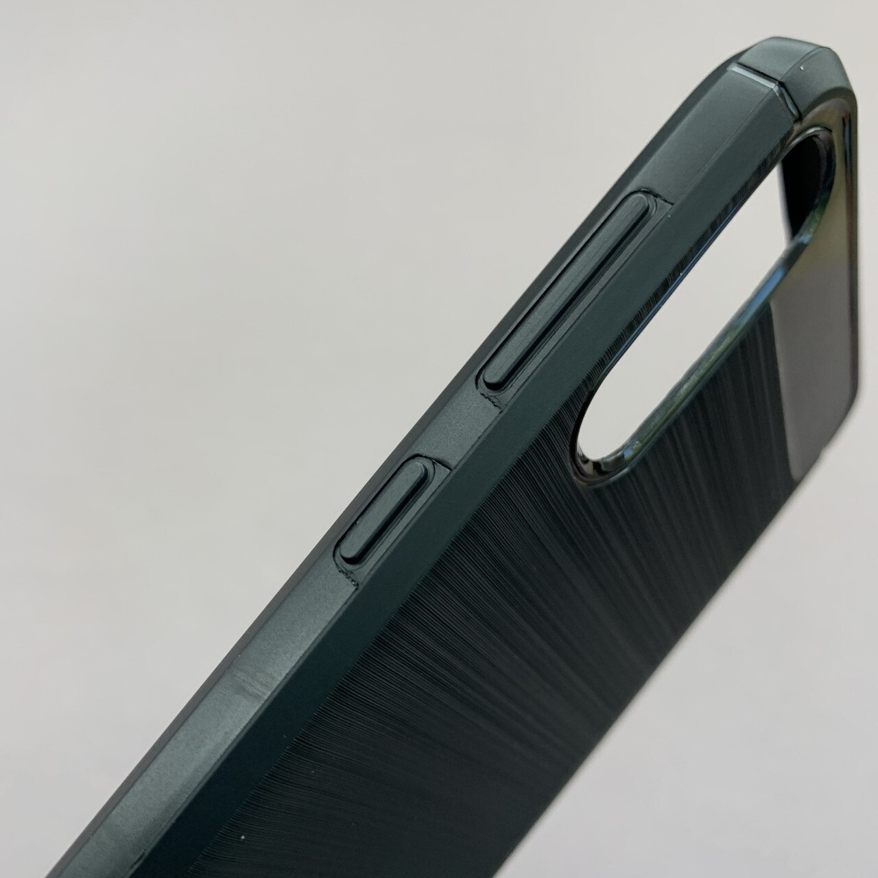 Husa protectie Mat-Tech compatibila cu Samsung Galaxy A70, Textura Carbon, Finisaj Mat, Anti-Shock, Anti-Fingerprint, Rezistenta la impact, Negru