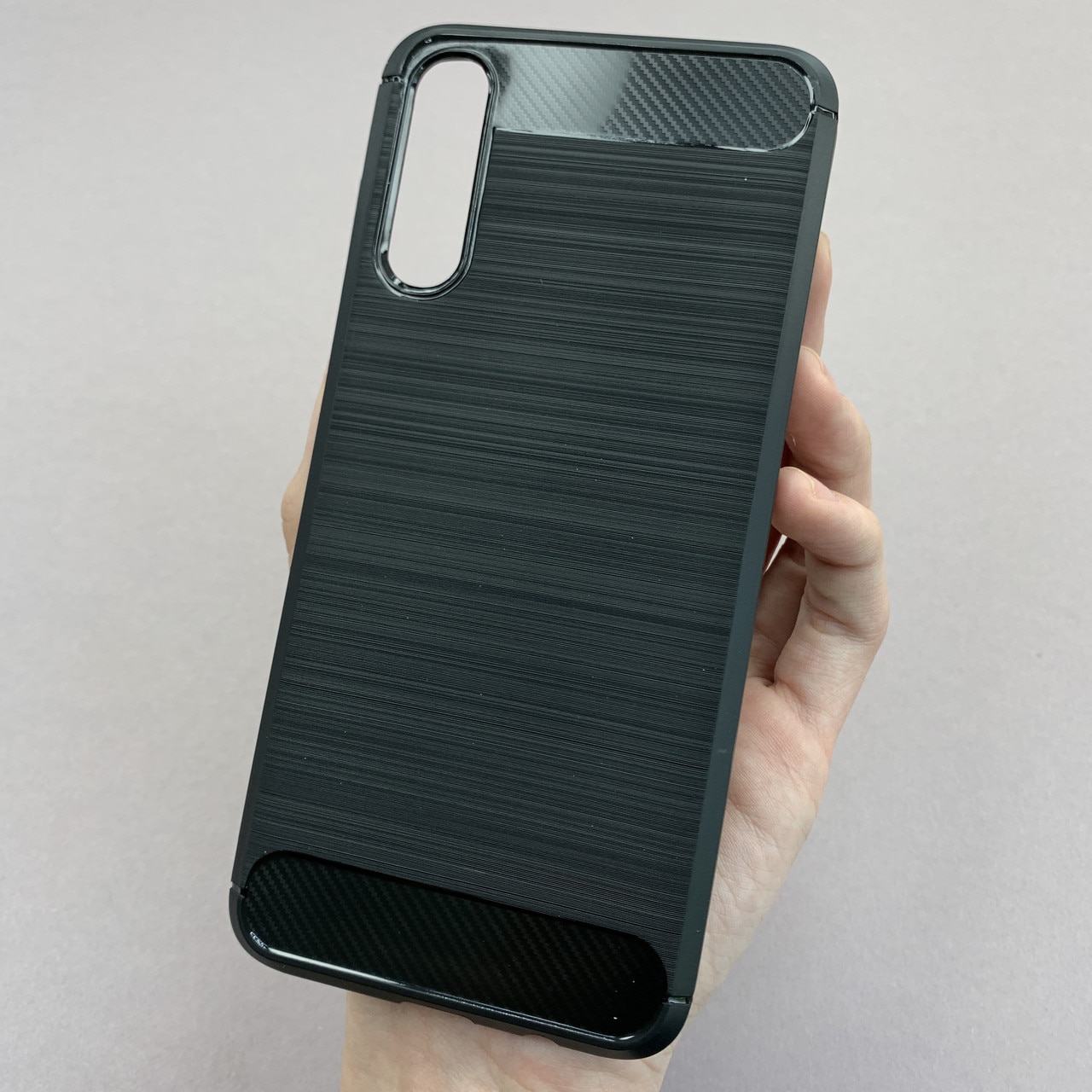 Husa protectie Mat-Tech compatibila cu Samsung Galaxy A70, Textura Carbon, Finisaj Mat, Anti-Shock, Anti-Fingerprint, Rezistenta la impact, Negru