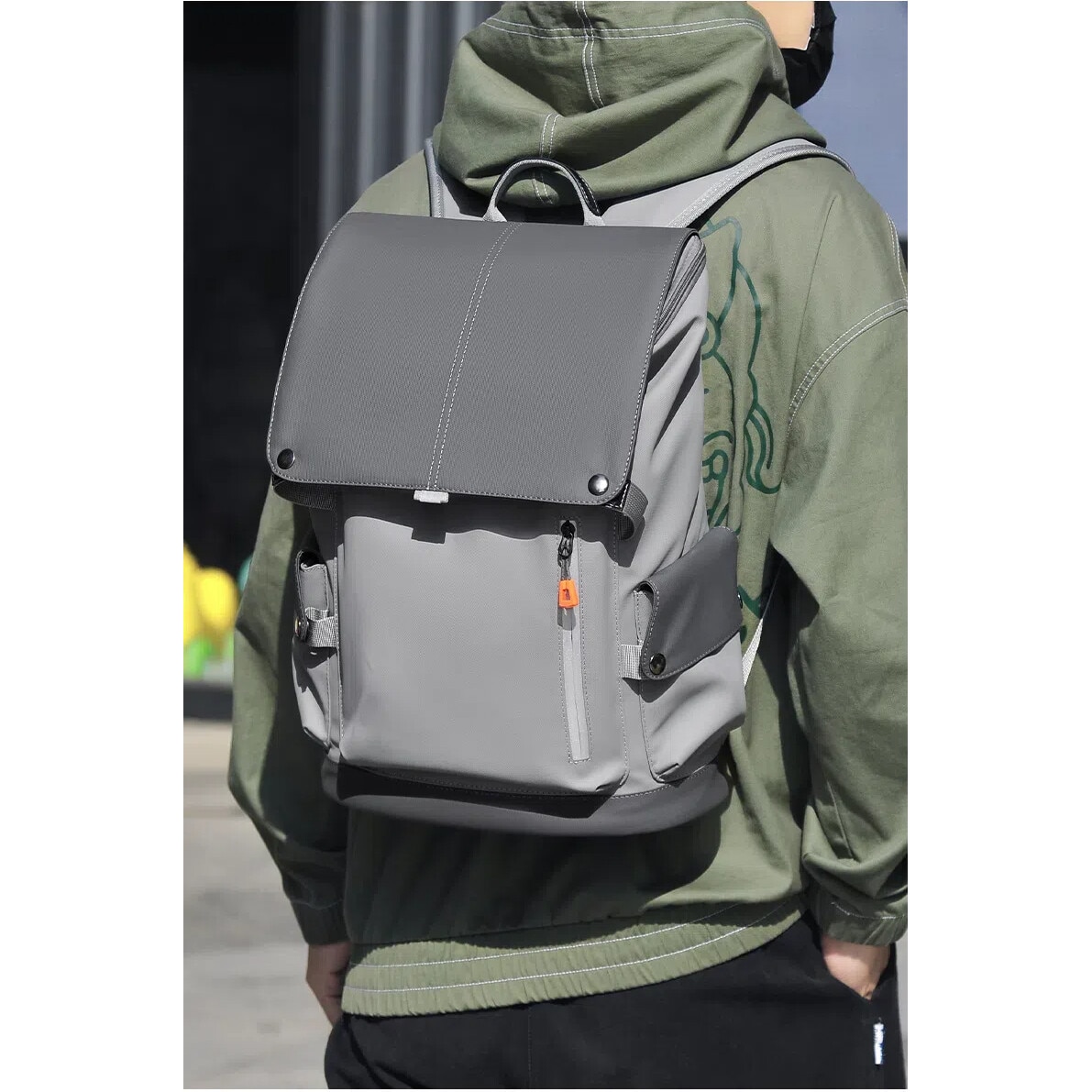 Rucsac smart pentru barbati, cu compartiment pentru laptop 15.6 inch, cu Port de incarcare USB, material rezistent la apa, 43x31x16 cm, gri deschis